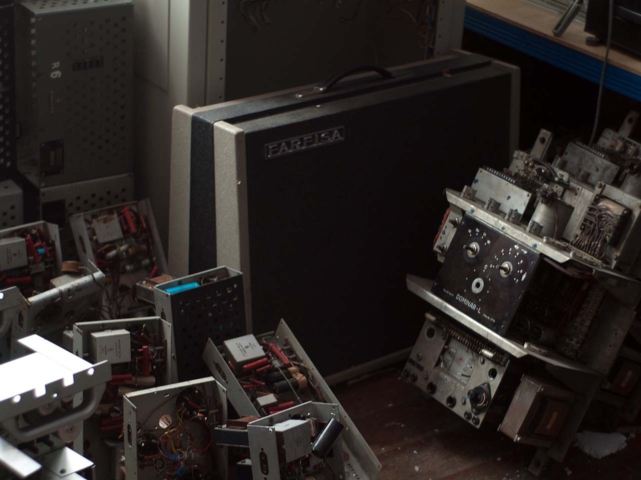 真空管式オーディオ機器 木製ビンテージ 楽天市場】木製 【真空管アンプ＆スピーカセット】 真空管アンプ