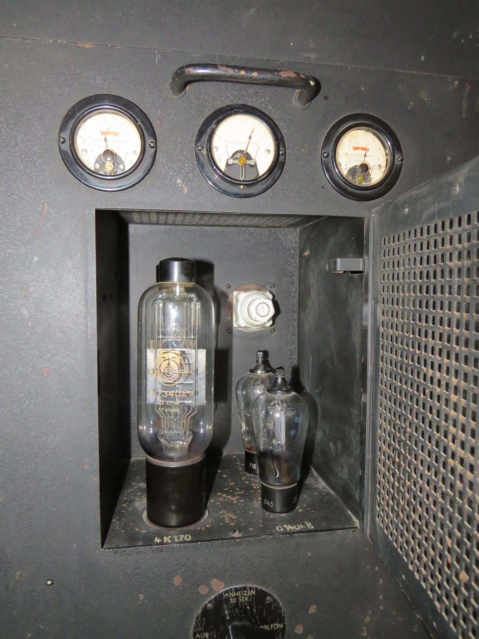 Final stage section of 34500 amplifier (= 34702) with TeKaDe 4K170 and Telefunken RGN1404 tubes