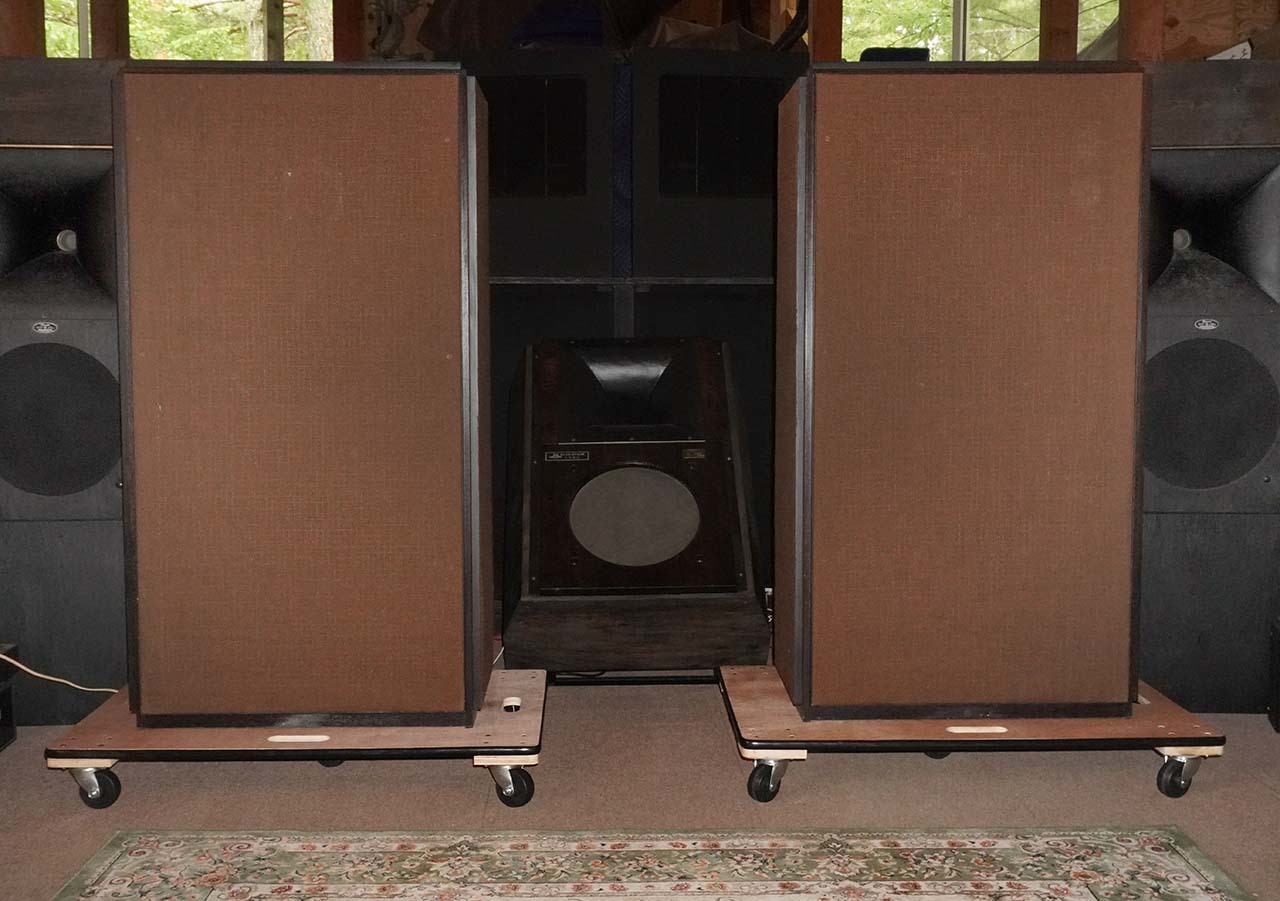 テレフンケン最上位のアクティブモニタースピーカーであるO85a（１９６０年代後半）